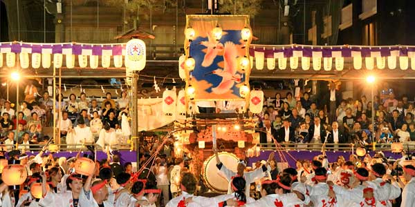 写真　桑名石取祭の祭車行事