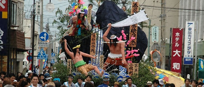 写真　土崎神明社祭の曳山行事